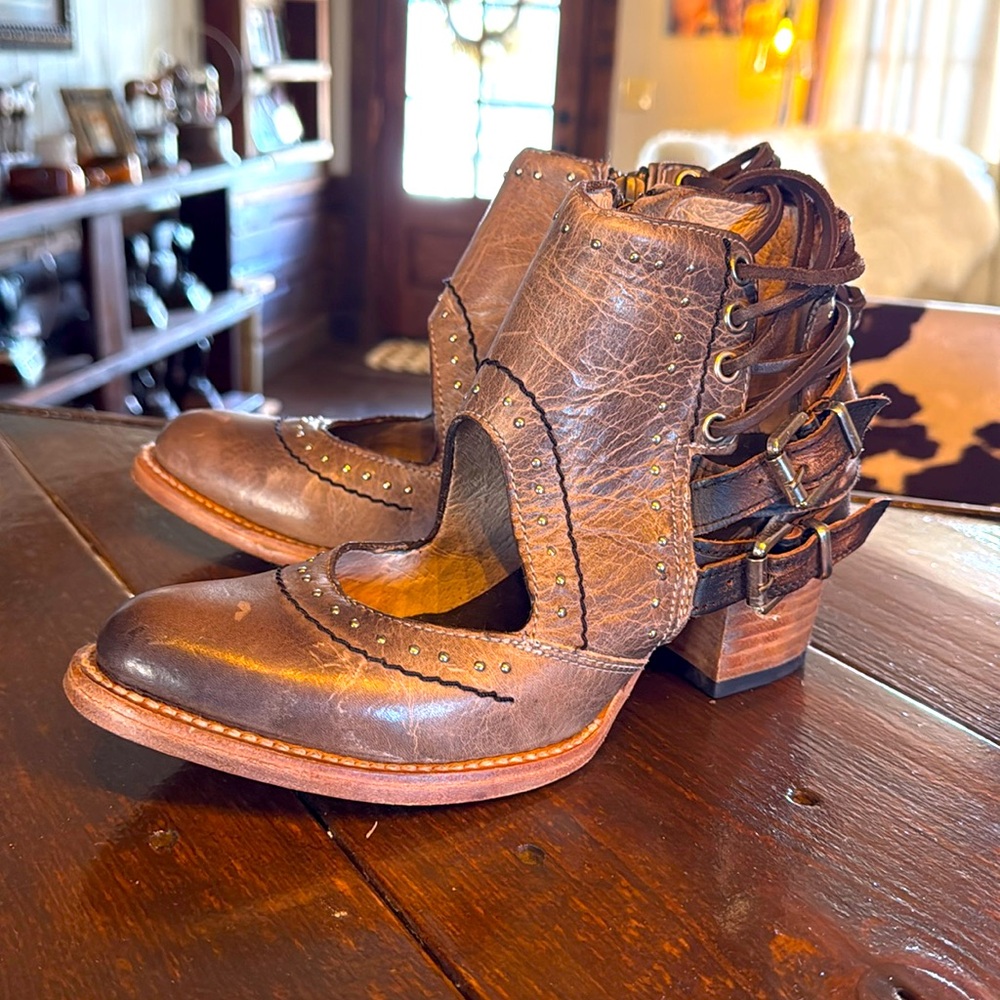 Freebird Desert gently used twice boots.